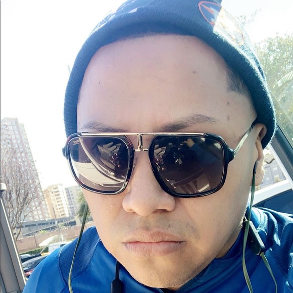 Meet your Posher, Alex - Picture 1 of 1